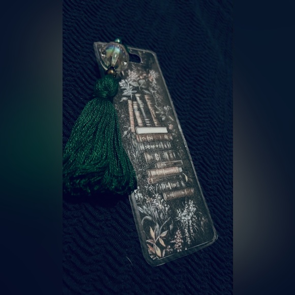 Elegant Green Tassel Bookmark - Picture 1 of 2